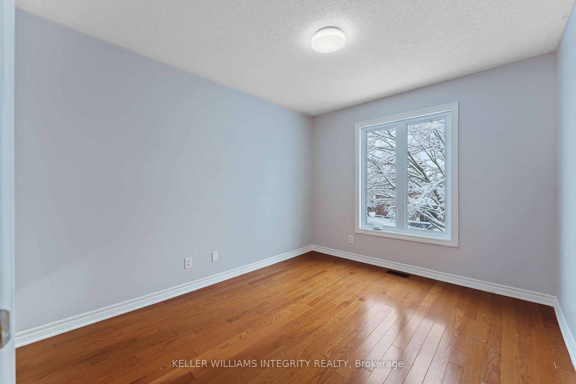 Photo 24 of 58 Sheppard's Glen Avenue, Ottawa, Kanata - Emerald Meadows/Trailwest — HOMEH