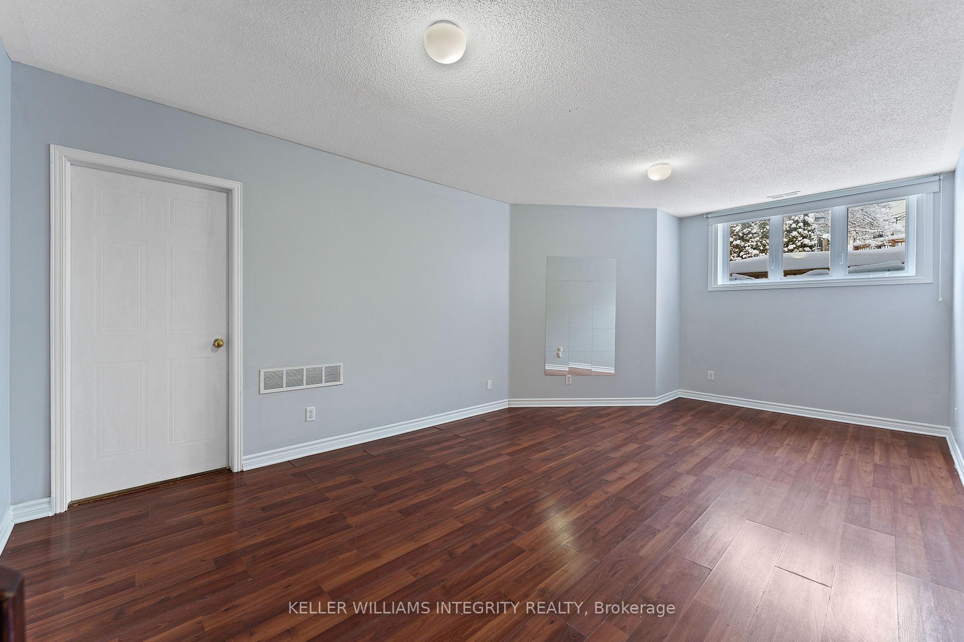 Photo 28 of 58 Sheppard's Glen Avenue, Ottawa, Kanata - Emerald Meadows/Trailwest — HOMEH