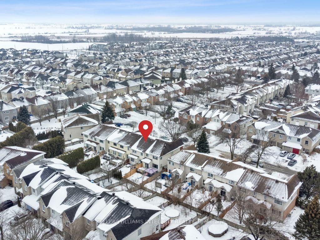 Photo 35 of 58 Sheppard's Glen Avenue, Ottawa, Kanata - Emerald Meadows/Trailwest — HOMEH