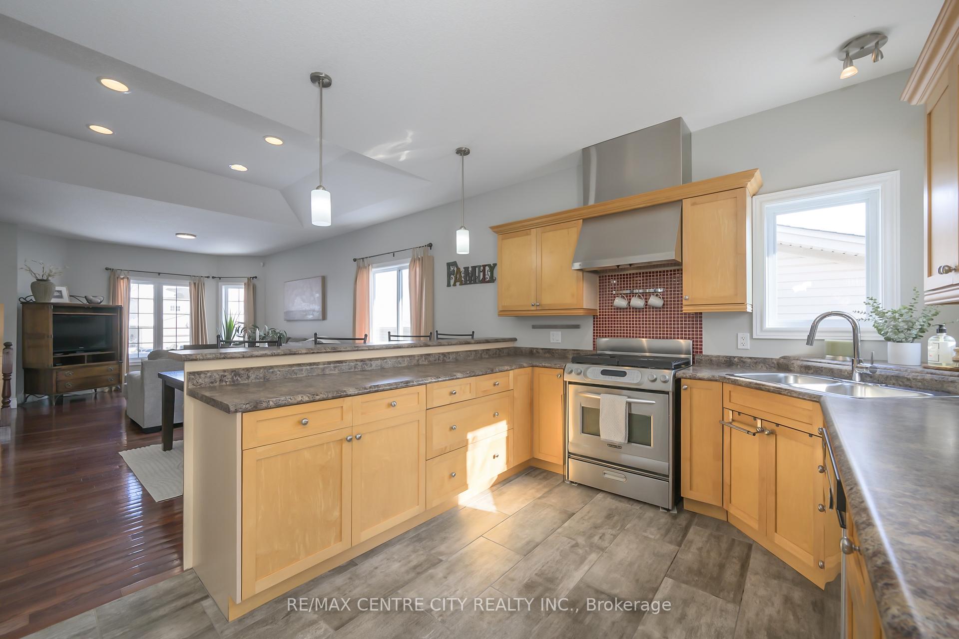 Photo 11 of 49 Stonefield Lane, Middlesex Centre, Ilderton — HOMEH