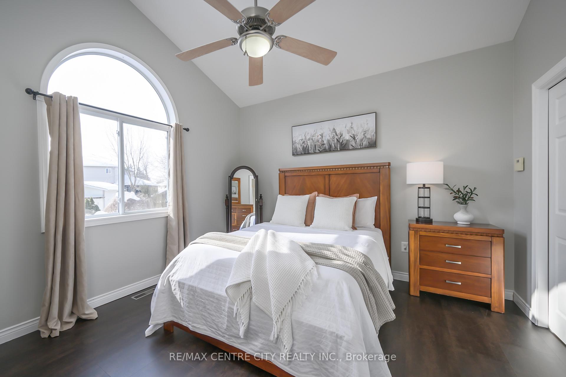 Photo 14 of 49 Stonefield Lane, Middlesex Centre, Ilderton — HOMEH