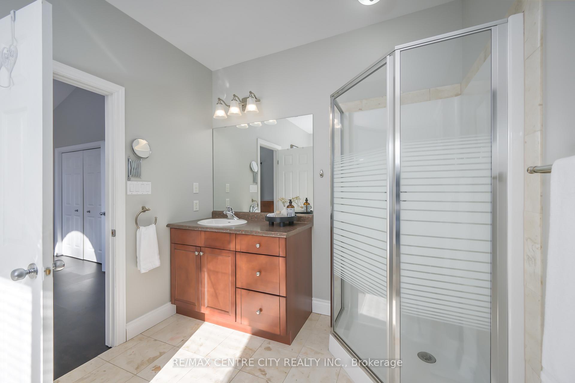 Photo 17 of 49 Stonefield Lane, Middlesex Centre, Ilderton — HOMEH