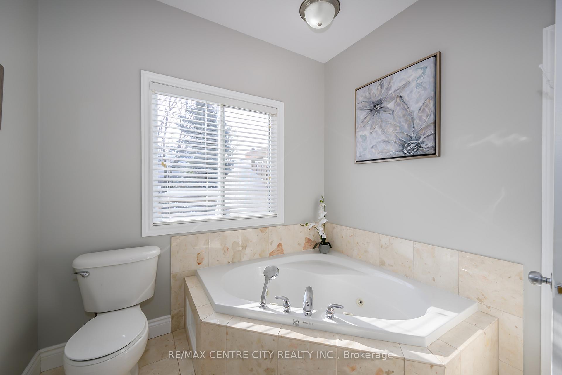 Photo 18 of 49 Stonefield Lane, Middlesex Centre, Ilderton — HOMEH