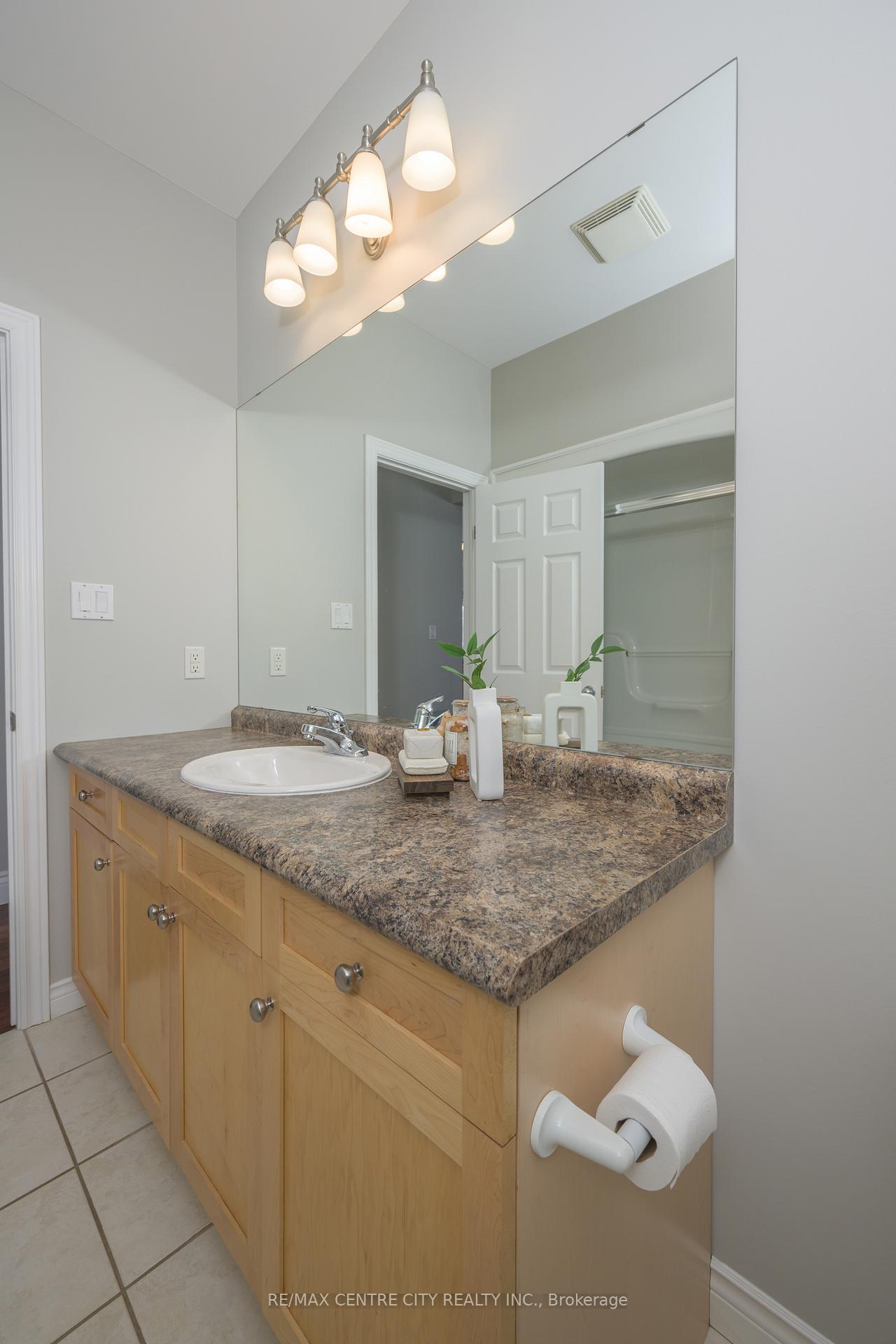 Photo 22 of 49 Stonefield Lane, Middlesex Centre, Ilderton — HOMEH