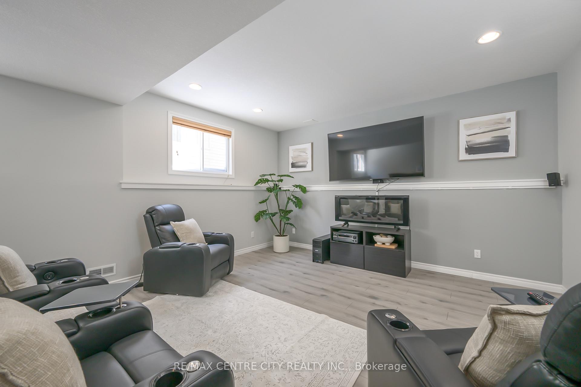 Photo 25 of 49 Stonefield Lane, Middlesex Centre, Ilderton — HOMEH