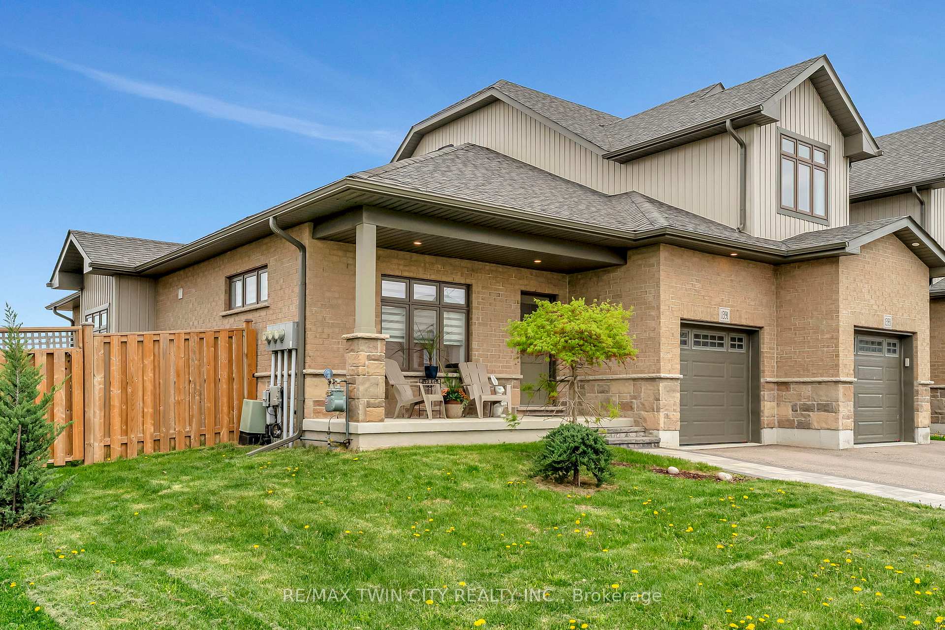 Photo 4 of 1391 Countrystone Drive, Kitchener — HOMEH