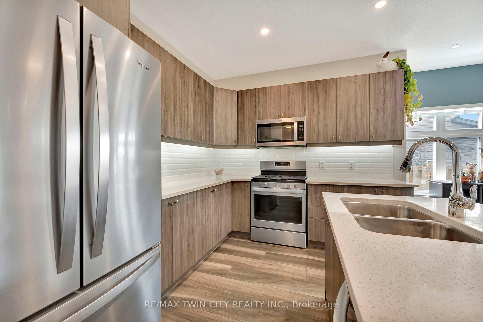Photo 9 of 1391 Countrystone Drive, Kitchener — HOMEH