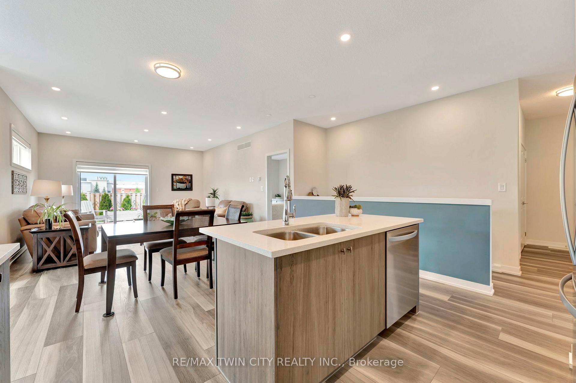 Photo 10 of 1391 Countrystone Drive, Kitchener — HOMEH