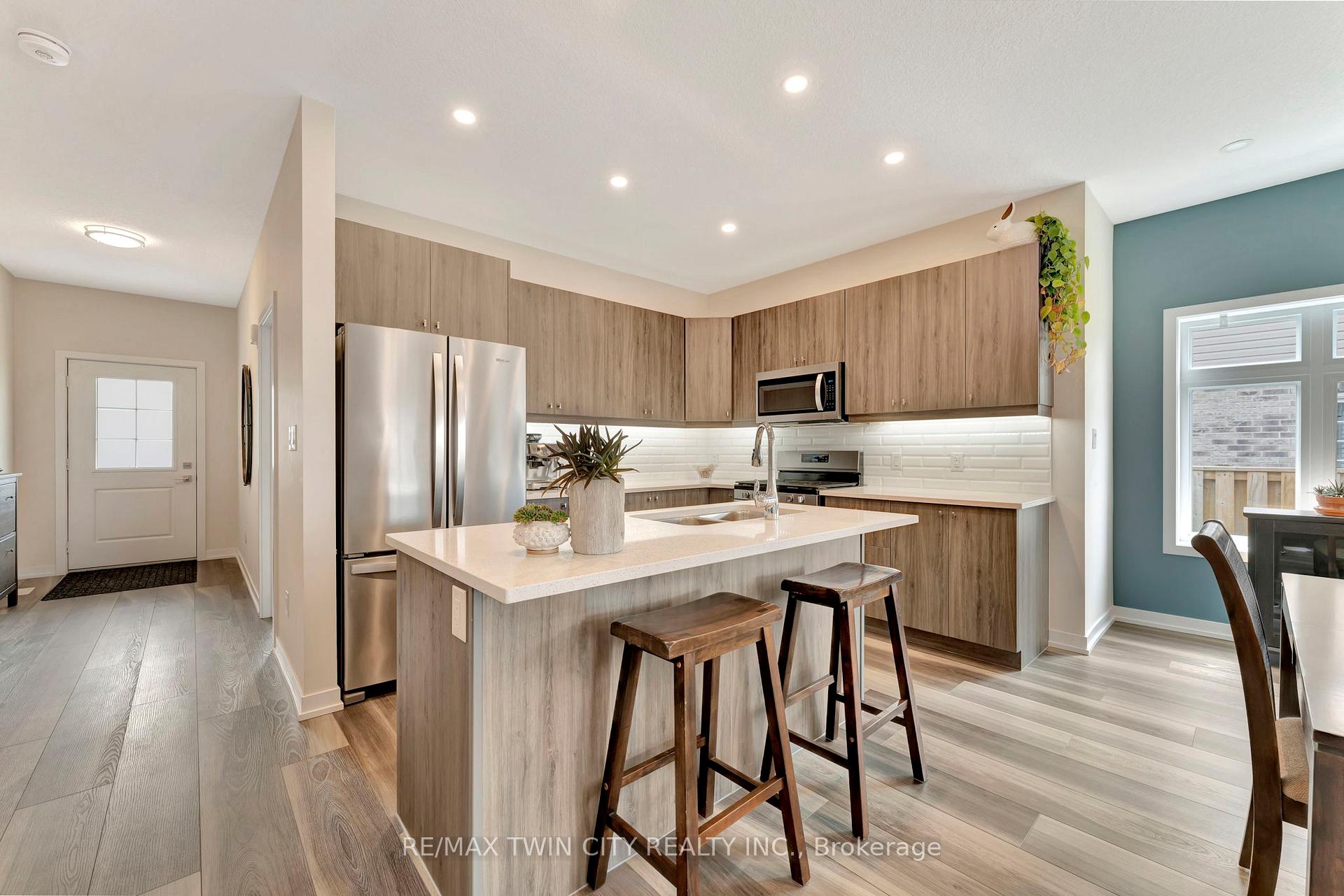 Photo 12 of 1391 Countrystone Drive, Kitchener — HOMEH