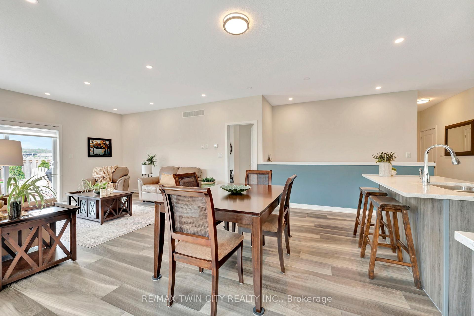 Photo 15 of 1391 Countrystone Drive, Kitchener — HOMEH