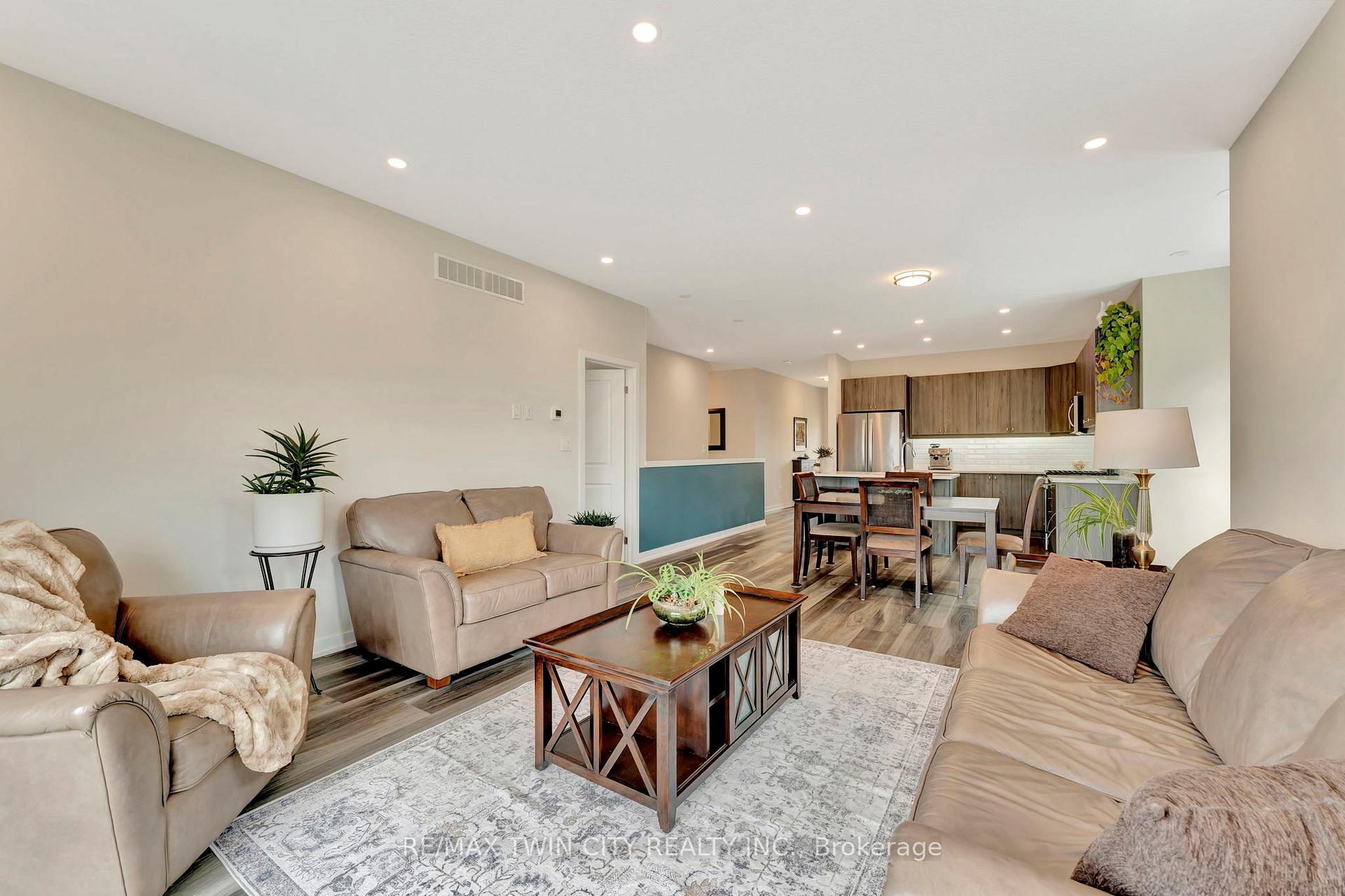 Photo 18 of 1391 Countrystone Drive, Kitchener — HOMEH