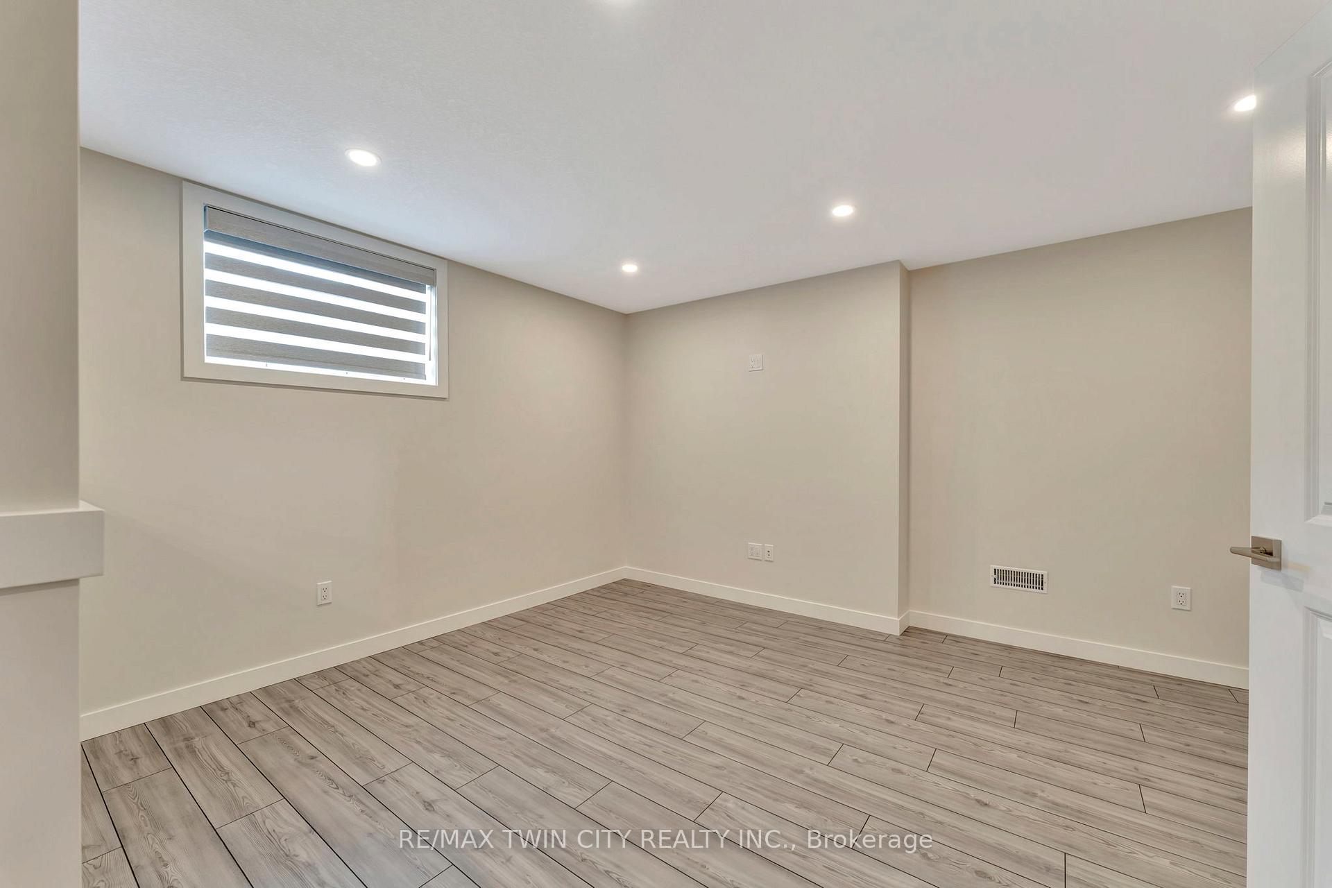 Photo 26 of 1391 Countrystone Drive, Kitchener — HOMEH