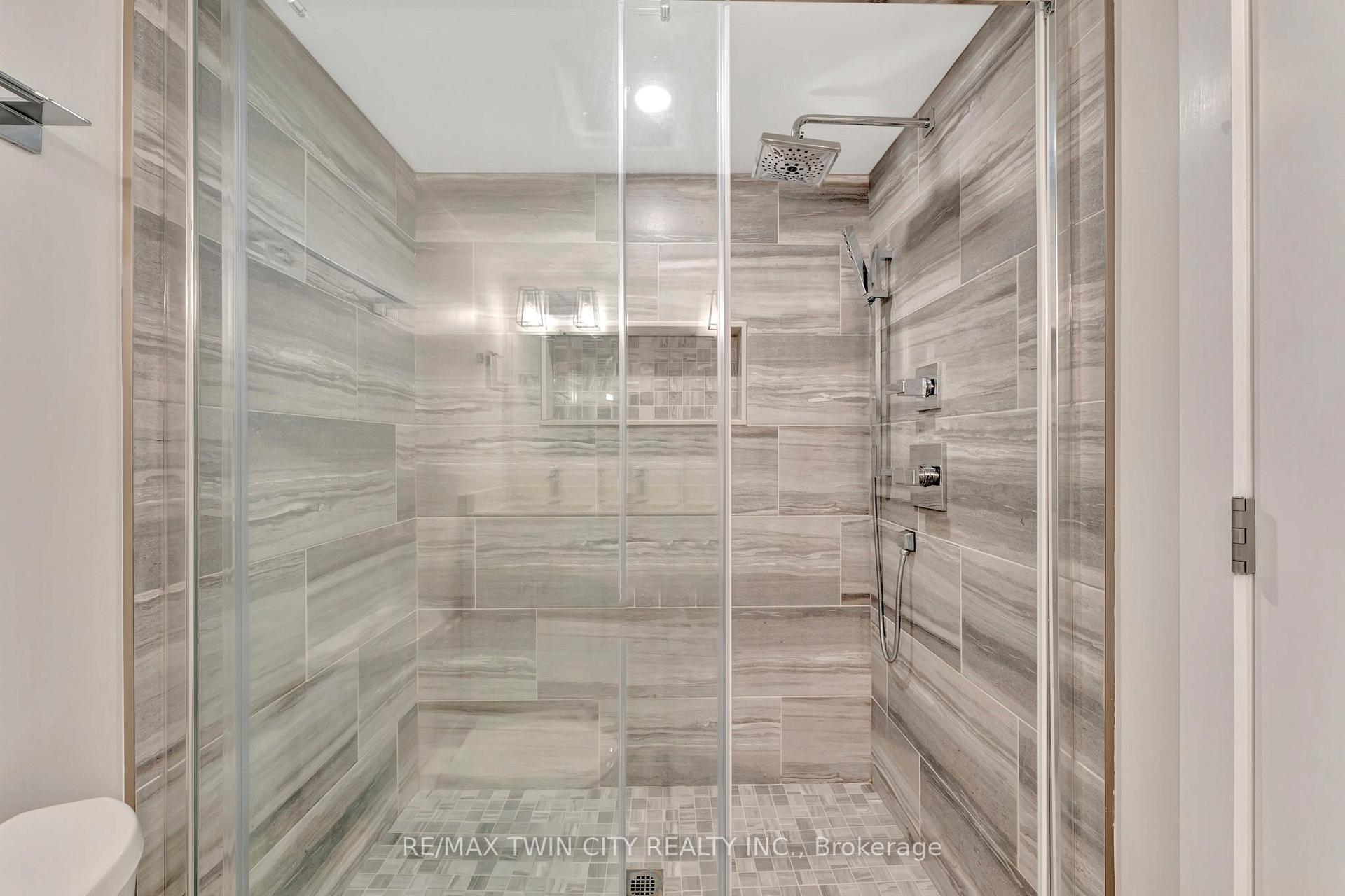 Photo 35 of 1391 Countrystone Drive, Kitchener — HOMEH