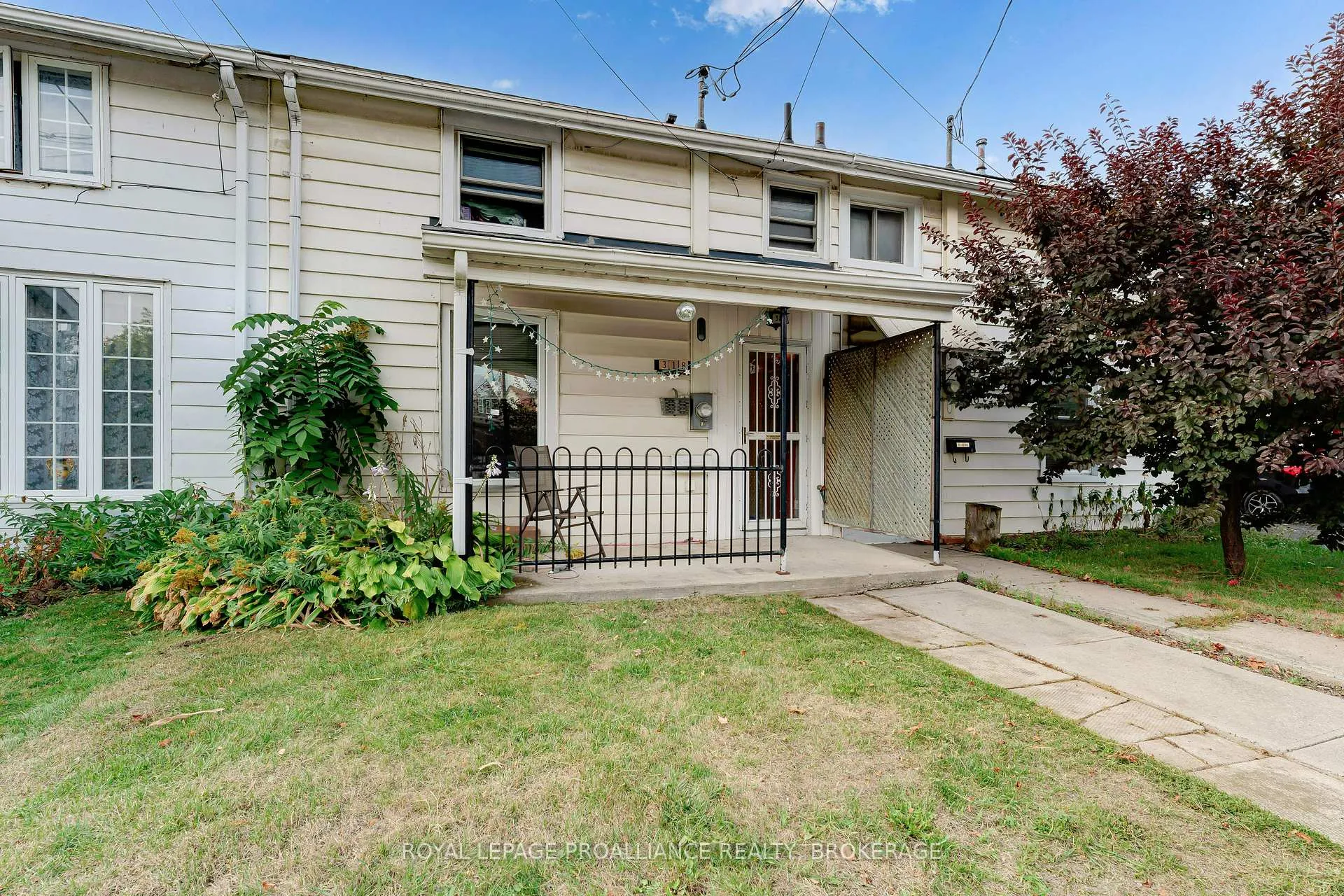 Front of 318 Sydenham Street