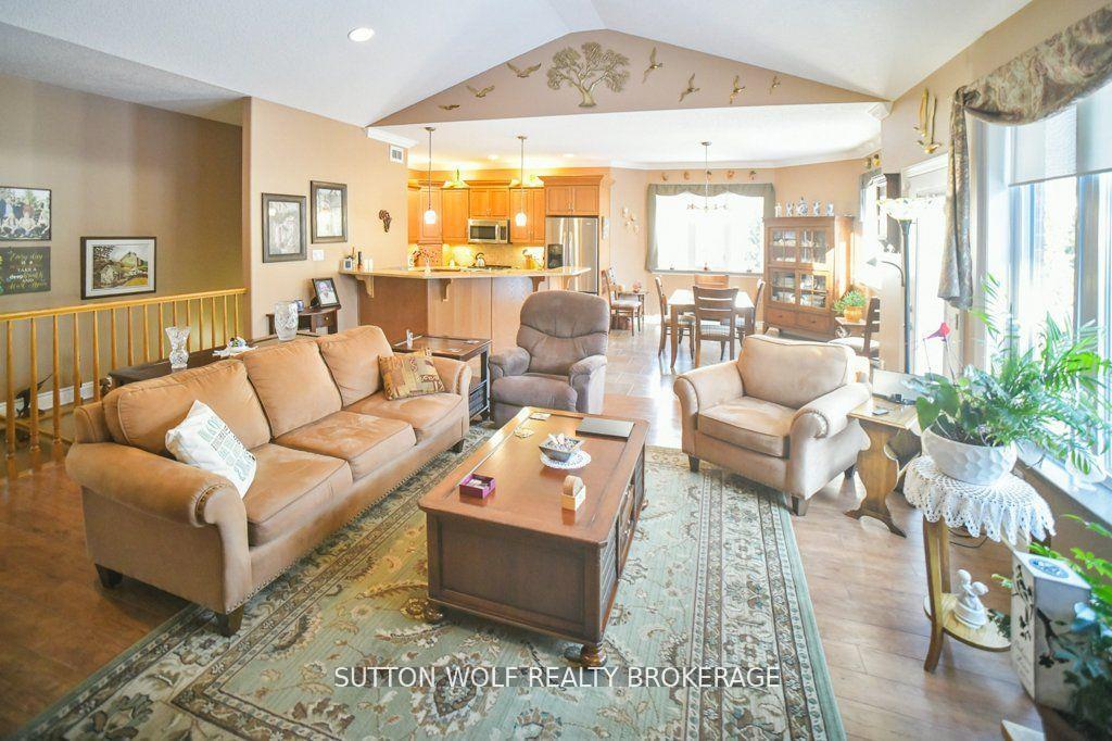 Photo 5 of 98 Harris Road, Middlesex Centre, Delaware Town — HOMEH