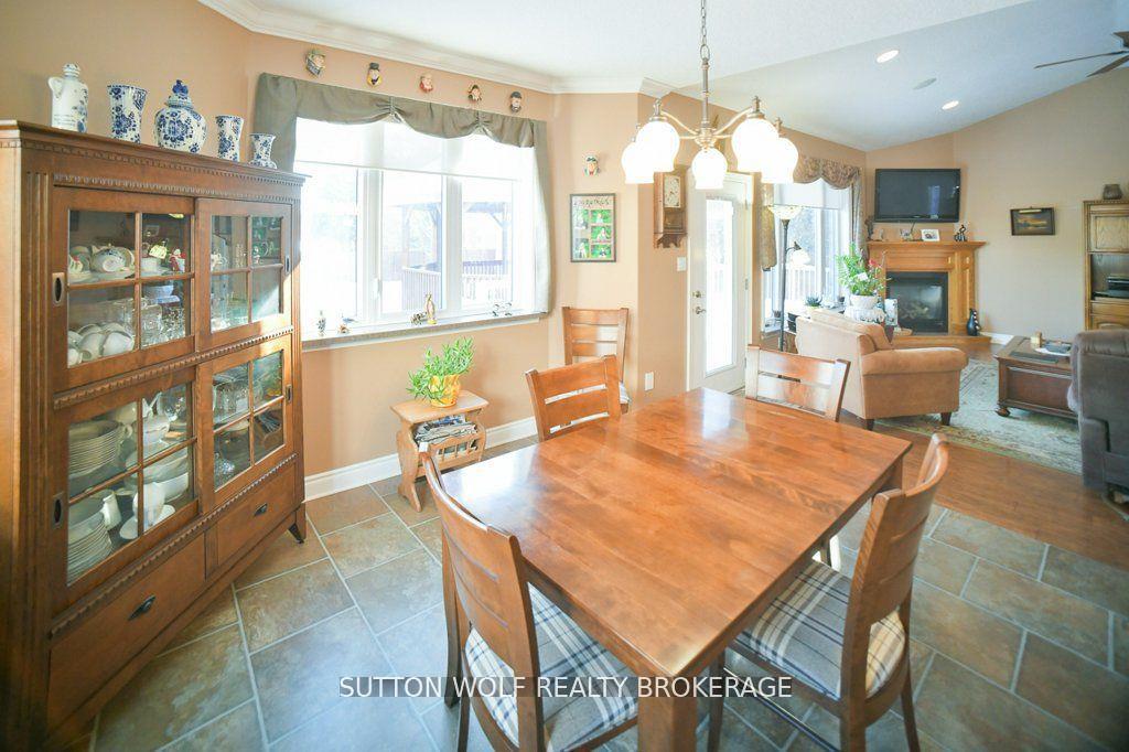 Photo 8 of 98 Harris Road, Middlesex Centre, Delaware Town — HOMEH