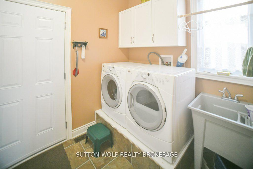 Photo 11 of 98 Harris Road, Middlesex Centre, Delaware Town — HOMEH