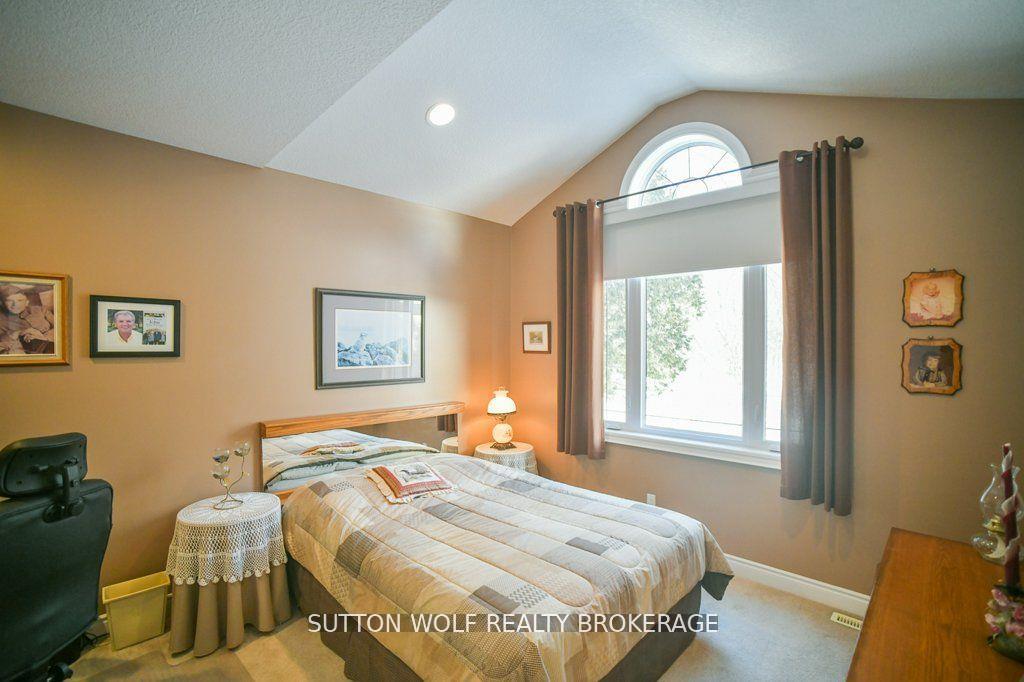 Photo 12 of 98 Harris Road, Middlesex Centre, Delaware Town — HOMEH