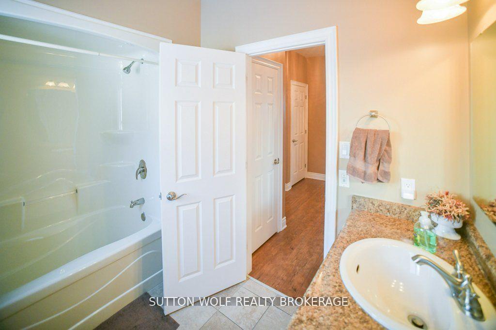 Photo 14 of 98 Harris Road, Middlesex Centre, Delaware Town — HOMEH
