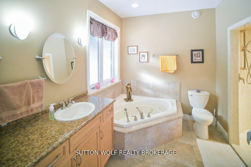 Photo 15 of 98 Harris Road, Middlesex Centre, Delaware Town — HOMEH