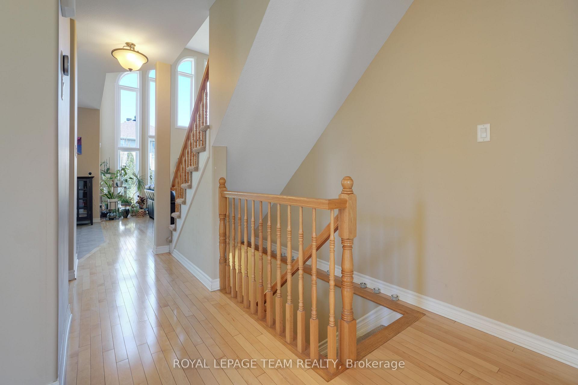 Photo 8 of 66 Woliston Crescent, Ottawa, Kanata - Morgan's Grant/South March — HOMEH