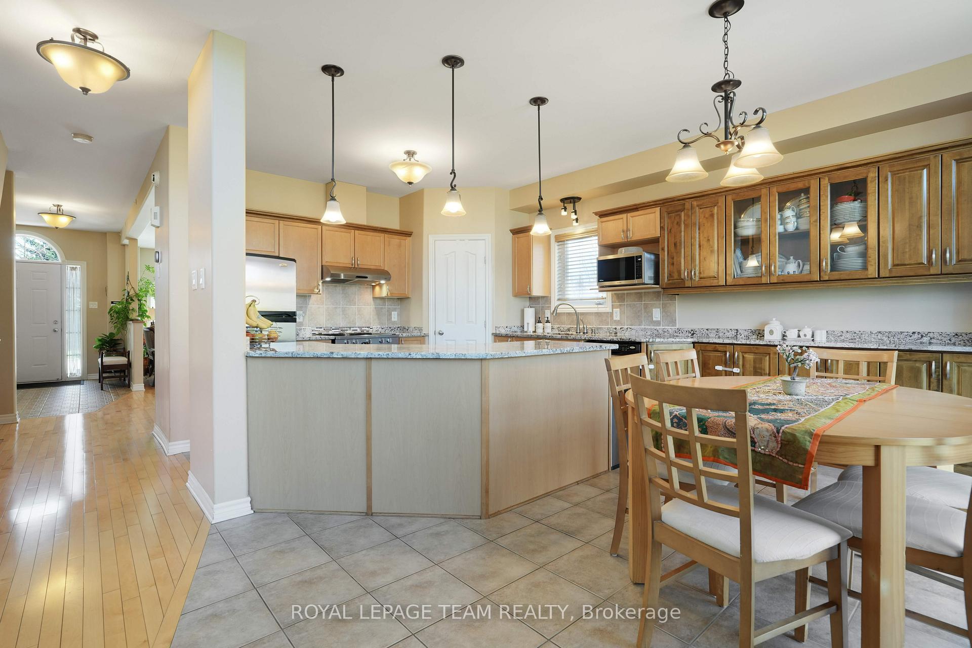 Photo 13 of 66 Woliston Crescent, Ottawa, Kanata - Morgan's Grant/South March — HOMEH