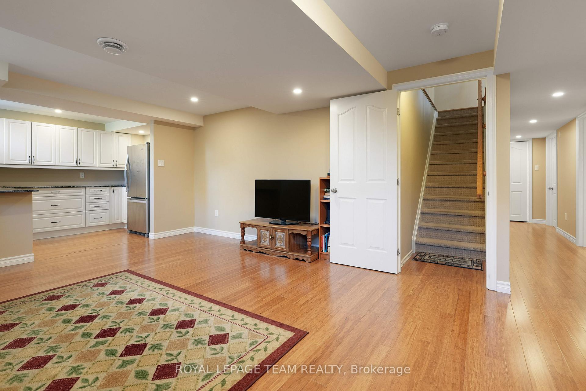 Photo 32 of 66 Woliston Crescent, Ottawa, Kanata - Morgan's Grant/South March — HOMEH