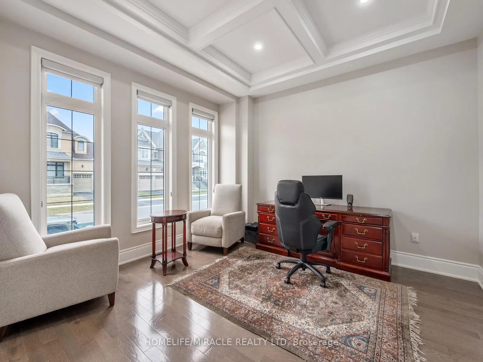 Photo 7 of 10 Erintown Crescent, Brampton, Toronto Gore Rural Estate — HOMEH