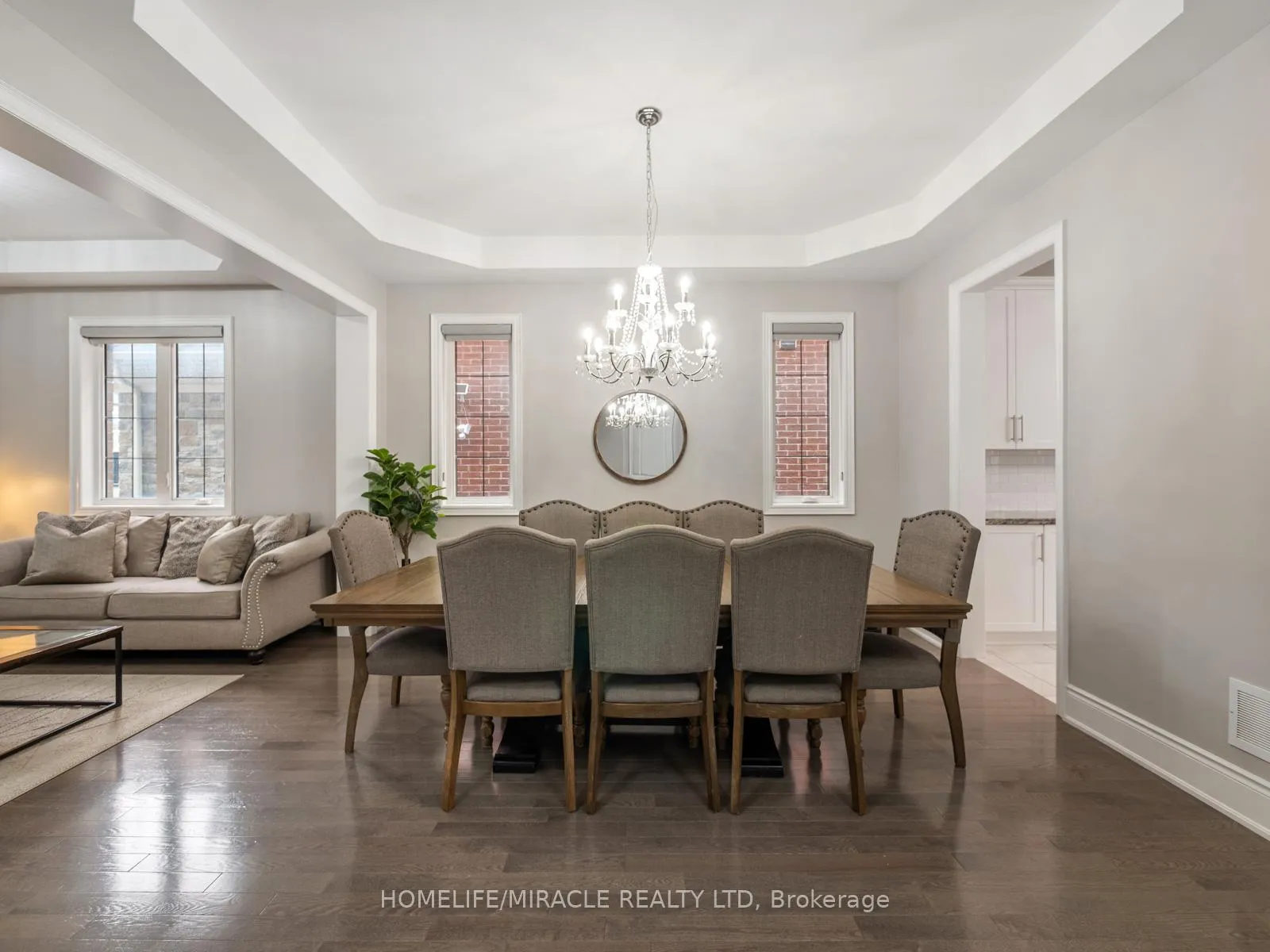 Photo 11 of 10 Erintown Crescent, Brampton, Toronto Gore Rural Estate — HOMEH