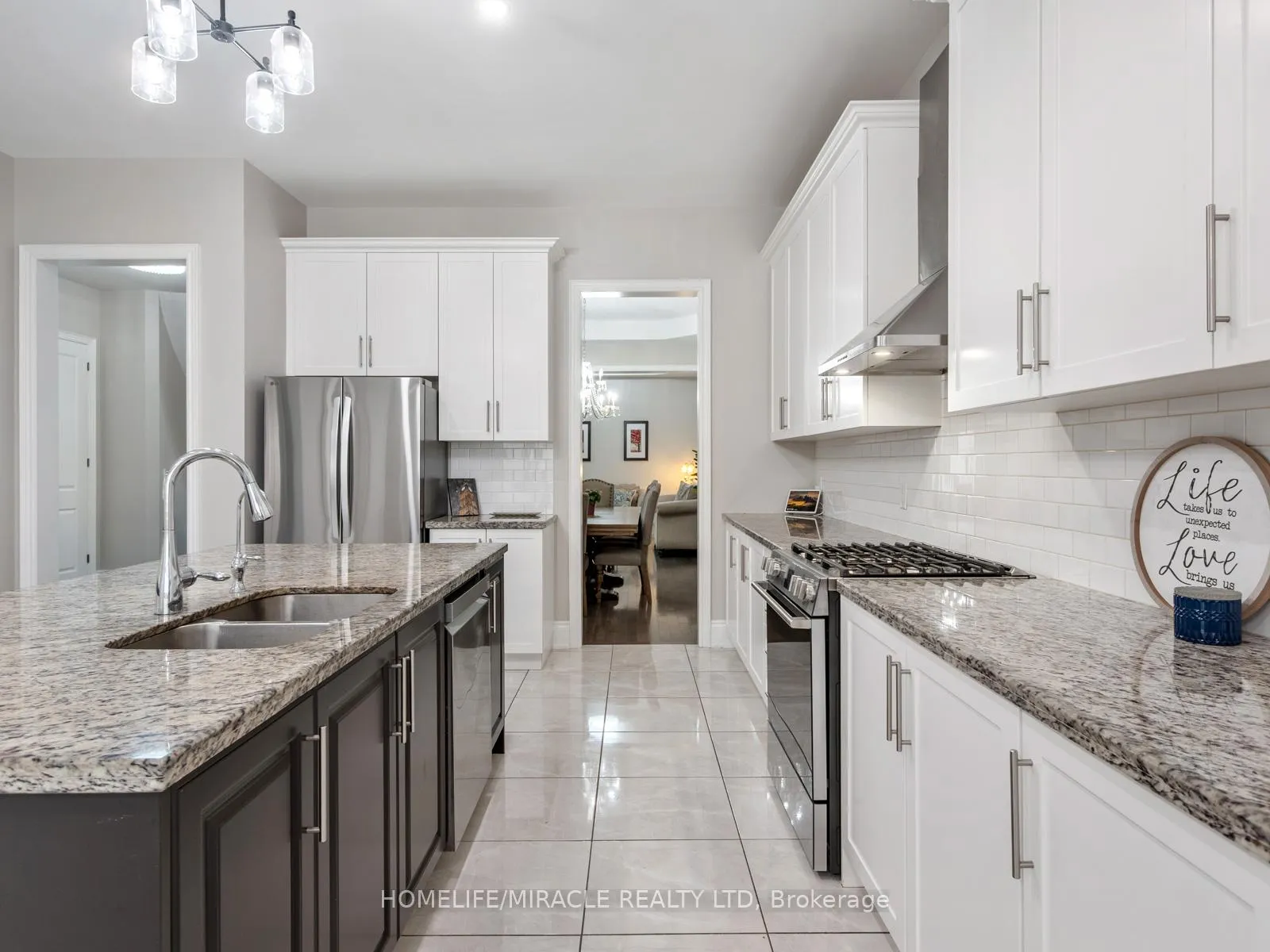 Photo 13 of 10 Erintown Crescent, Brampton, Toronto Gore Rural Estate — HOMEH