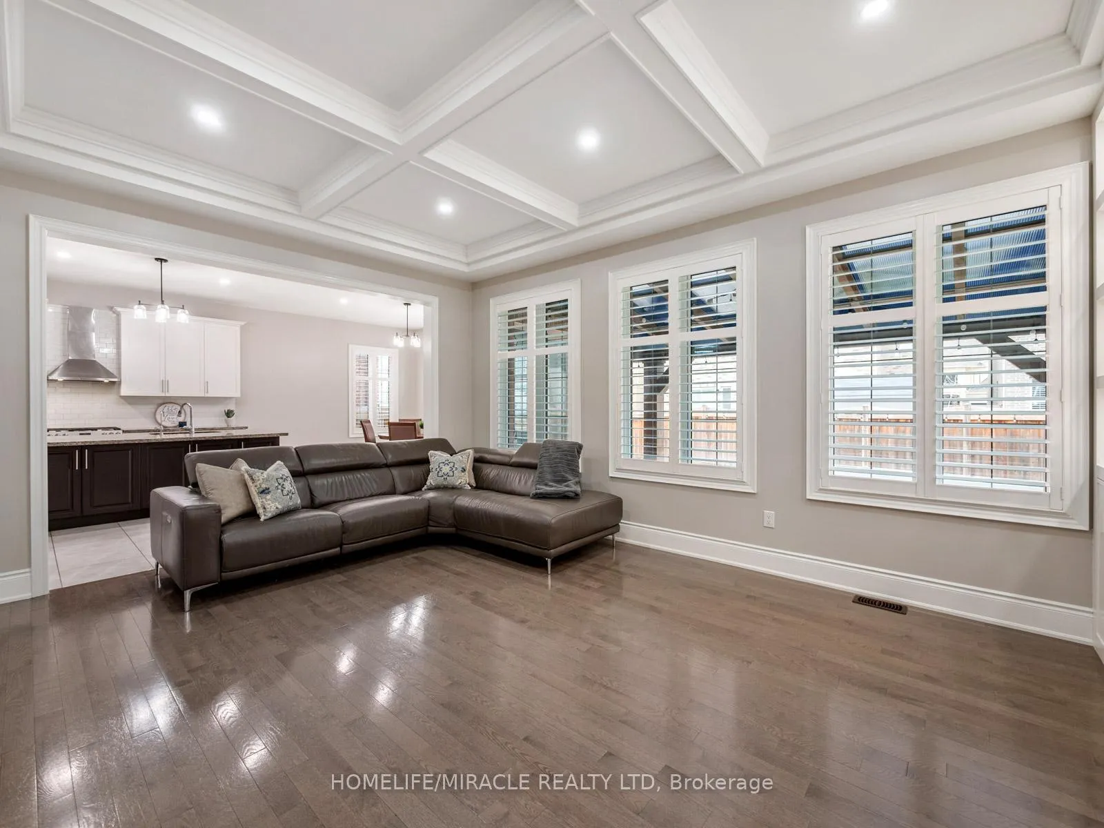 Photo 19 of 10 Erintown Crescent, Brampton, Toronto Gore Rural Estate — HOMEH