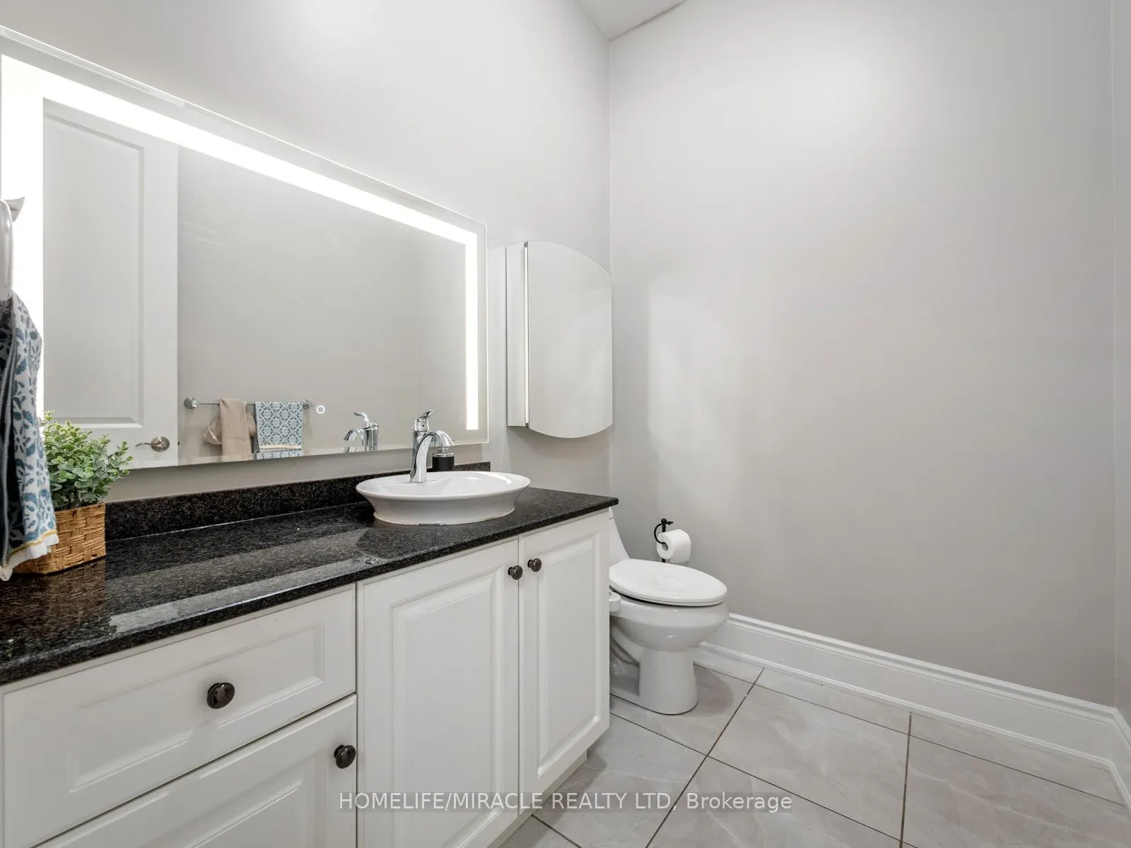 Photo 20 of 10 Erintown Crescent, Brampton, Toronto Gore Rural Estate — HOMEH