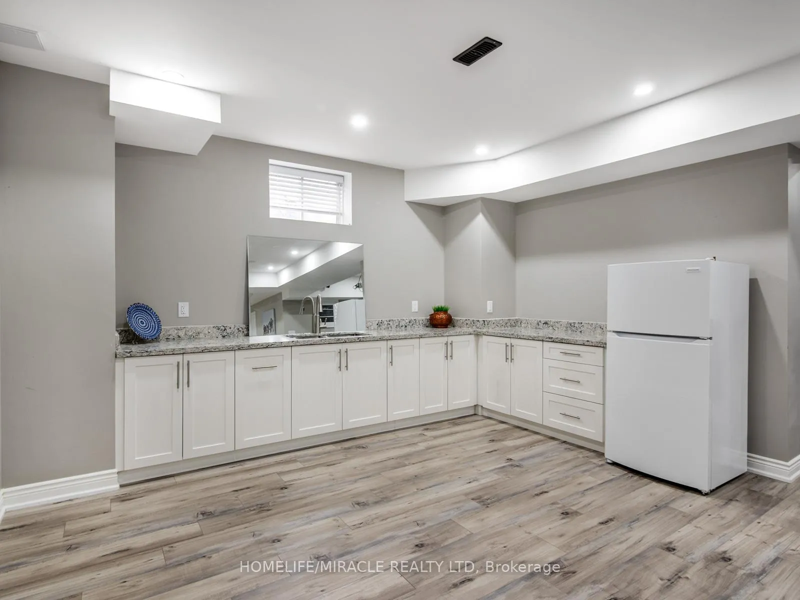 Photo 34 of 10 Erintown Crescent, Brampton, Toronto Gore Rural Estate — HOMEH