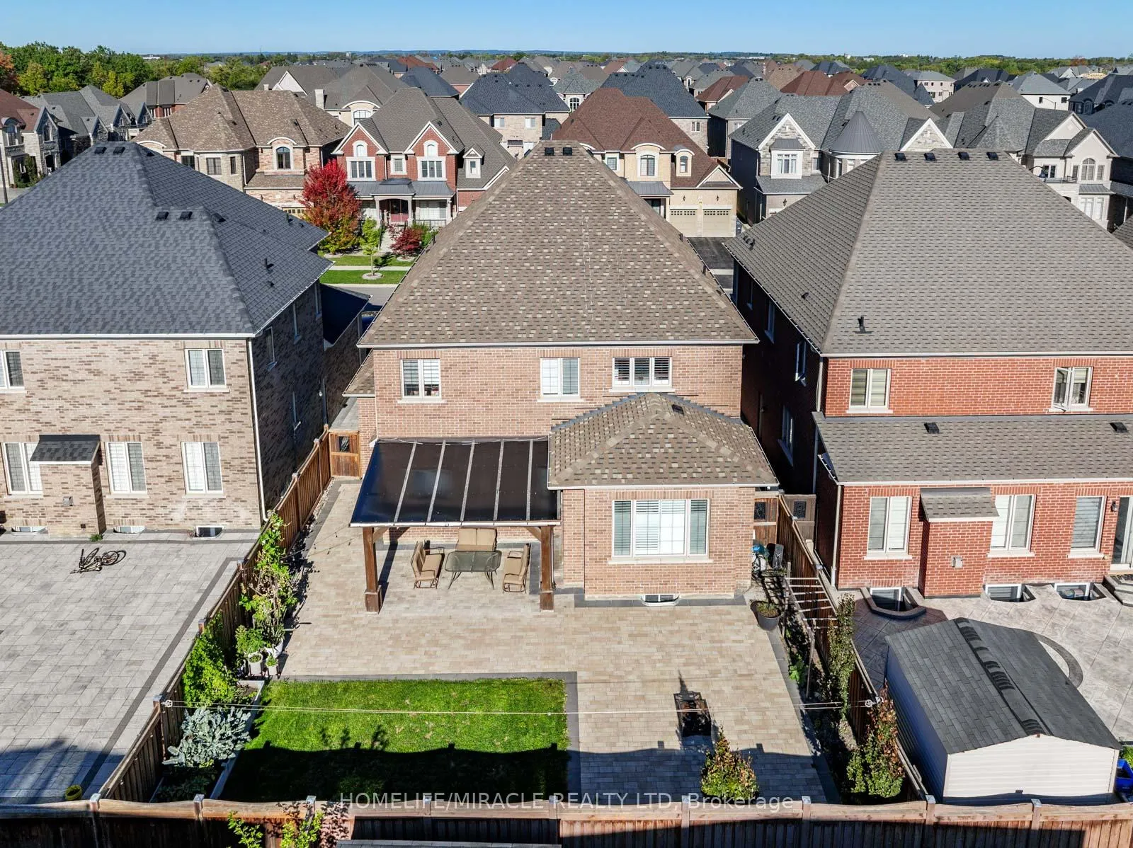 Photo 41 of 10 Erintown Crescent, Brampton, Toronto Gore Rural Estate — HOMEH