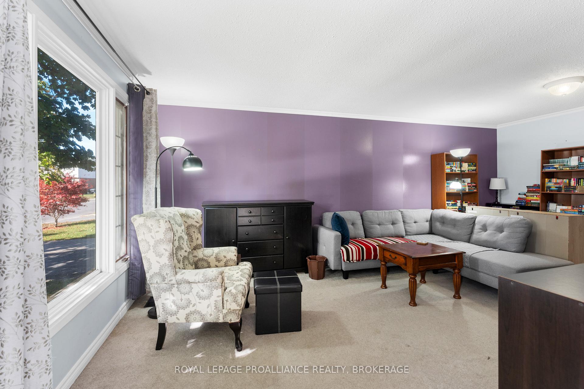 Photo 4 of 778 Cedarwood Drive, Kingston, City Northwest — HOMEH