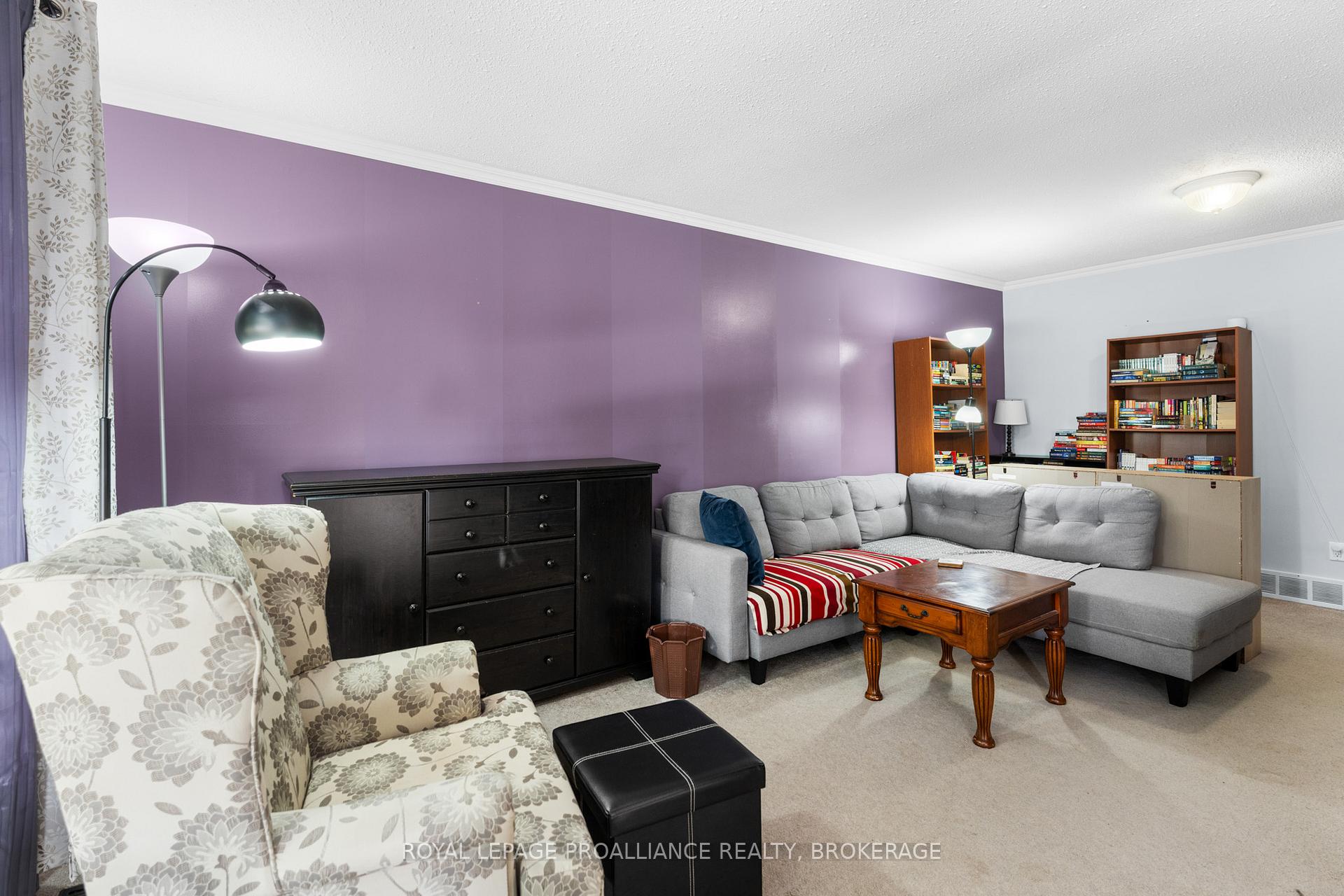 Photo 5 of 778 Cedarwood Drive, Kingston, City Northwest — HOMEH