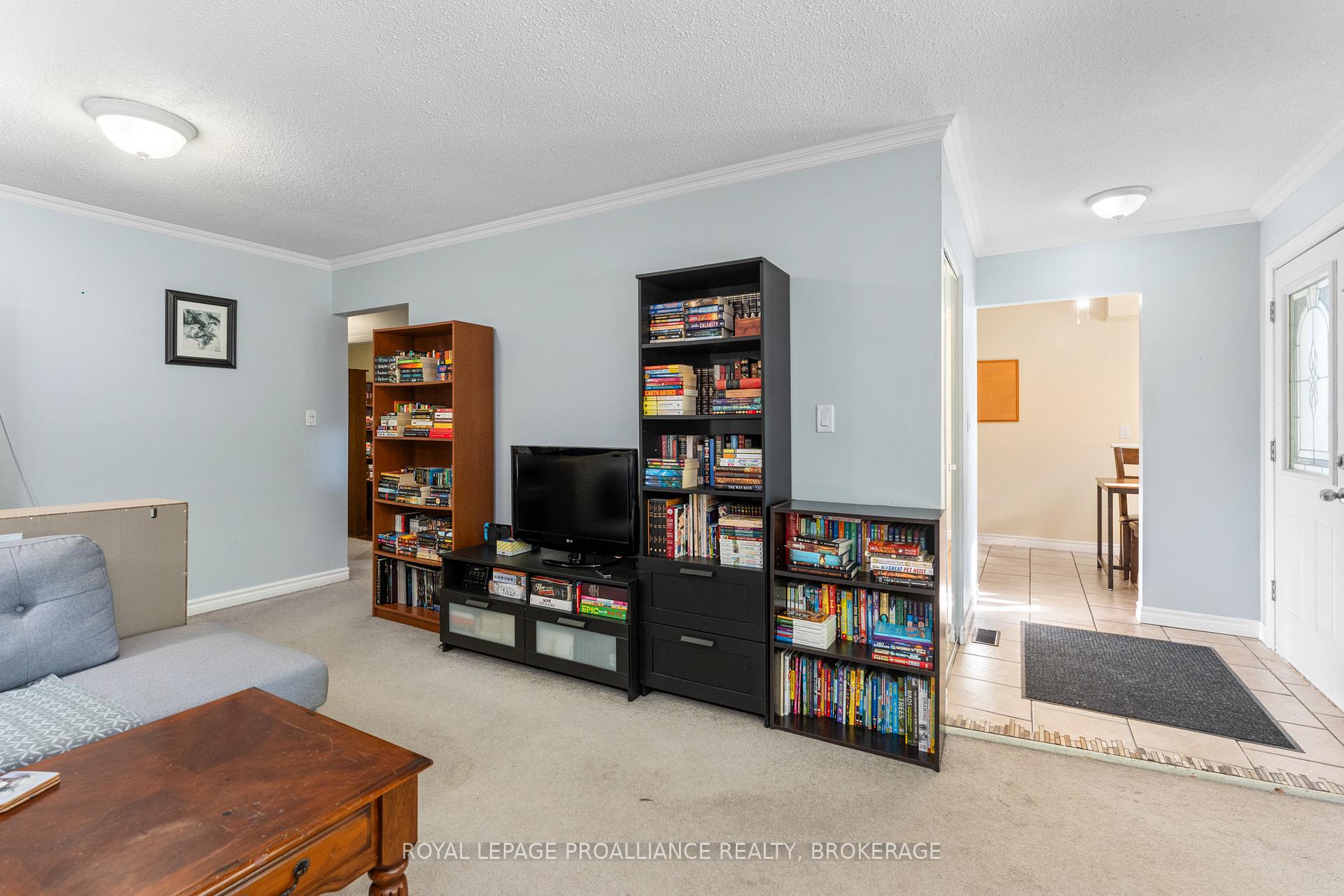 Photo 10 of 778 Cedarwood Drive, Kingston, City Northwest — HOMEH