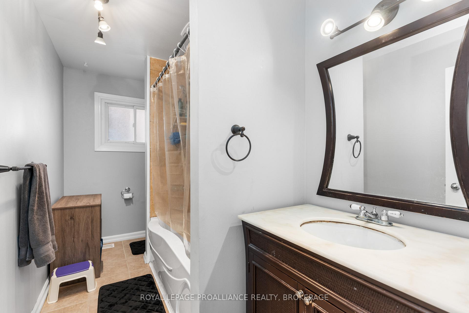 Photo 19 of 778 Cedarwood Drive, Kingston, City Northwest — HOMEH
