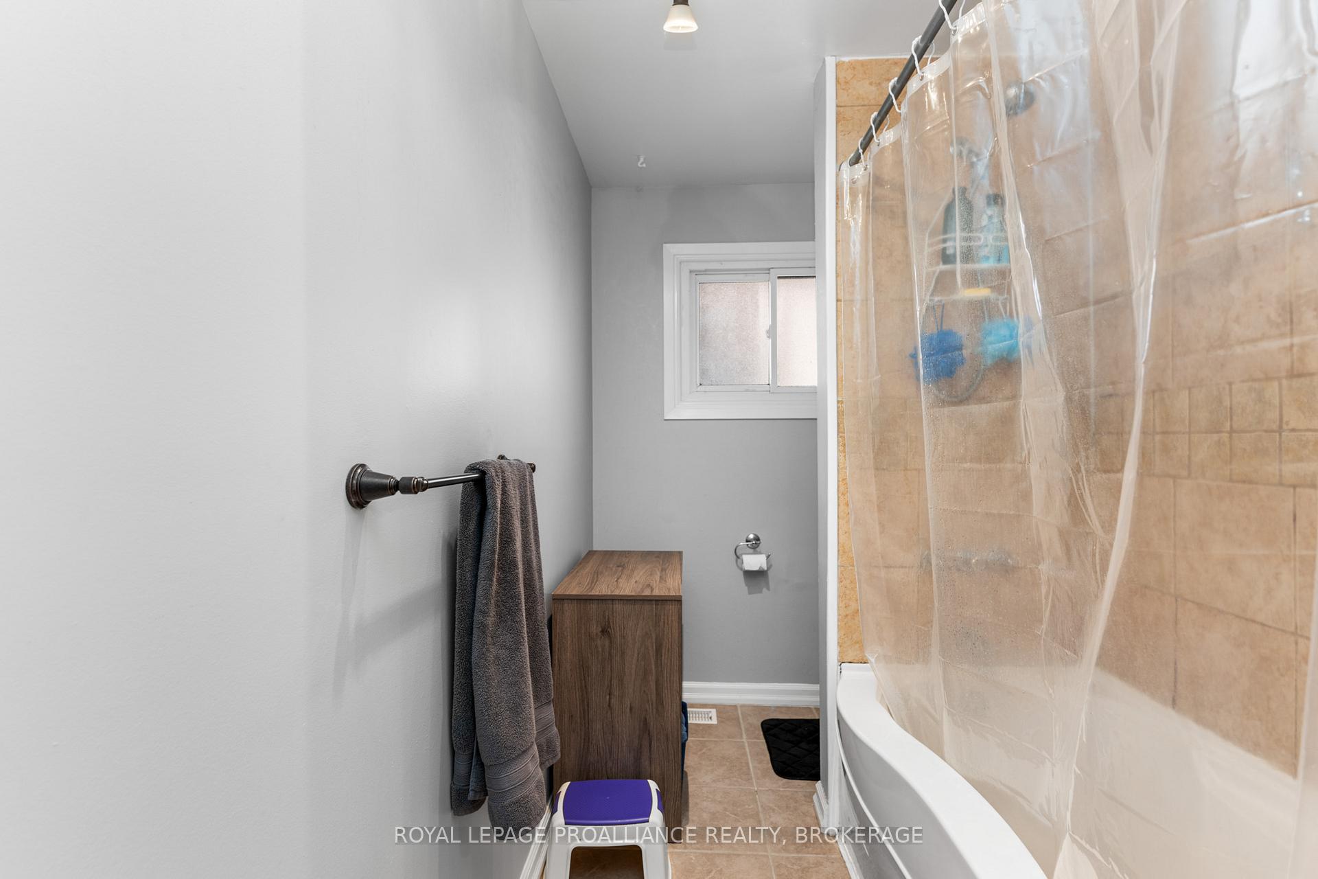 Photo 20 of 778 Cedarwood Drive, Kingston, City Northwest — HOMEH