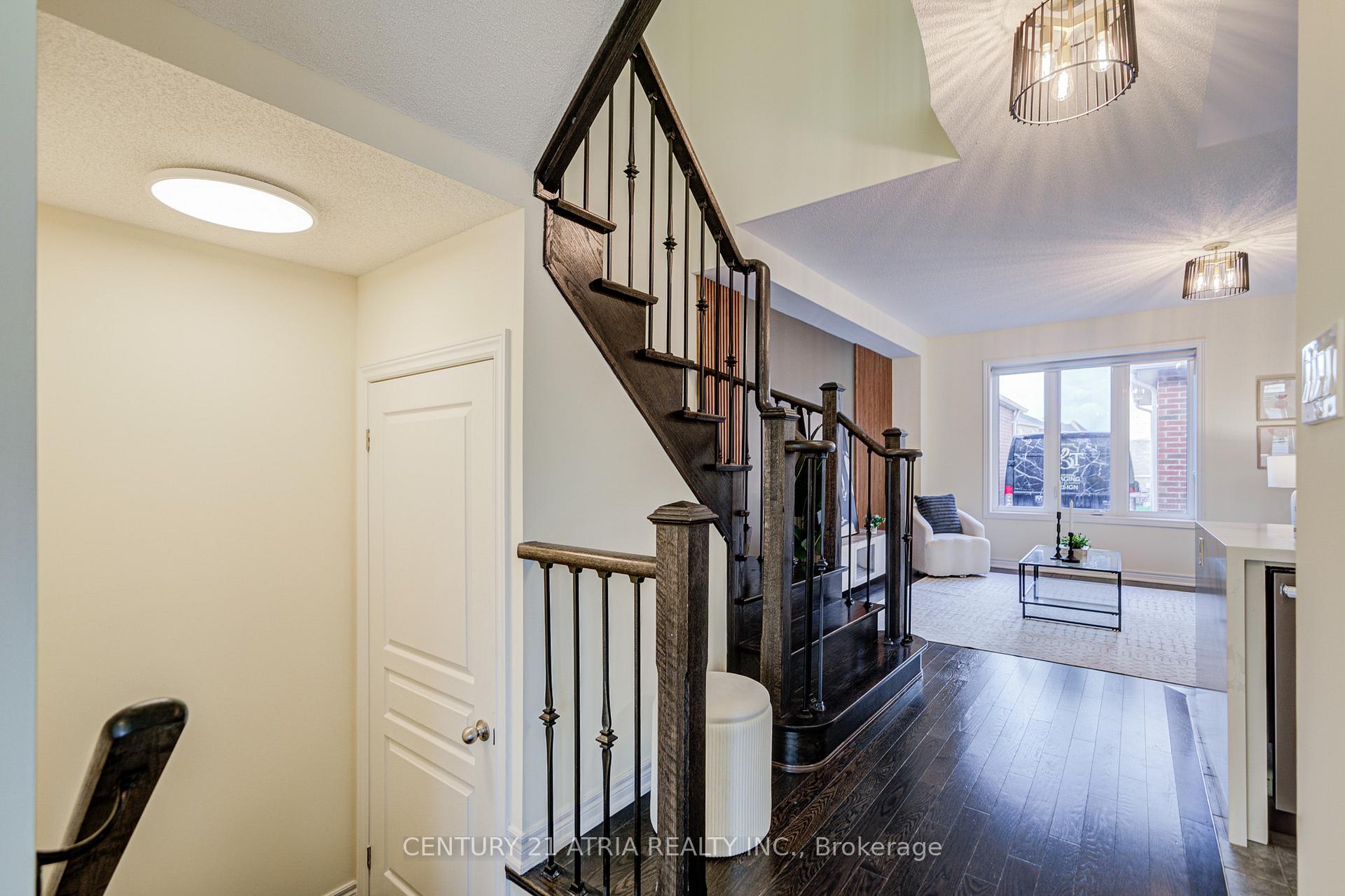 Photo 9 of 162 Harbord Street, Markham, Berczy — HOMEH
