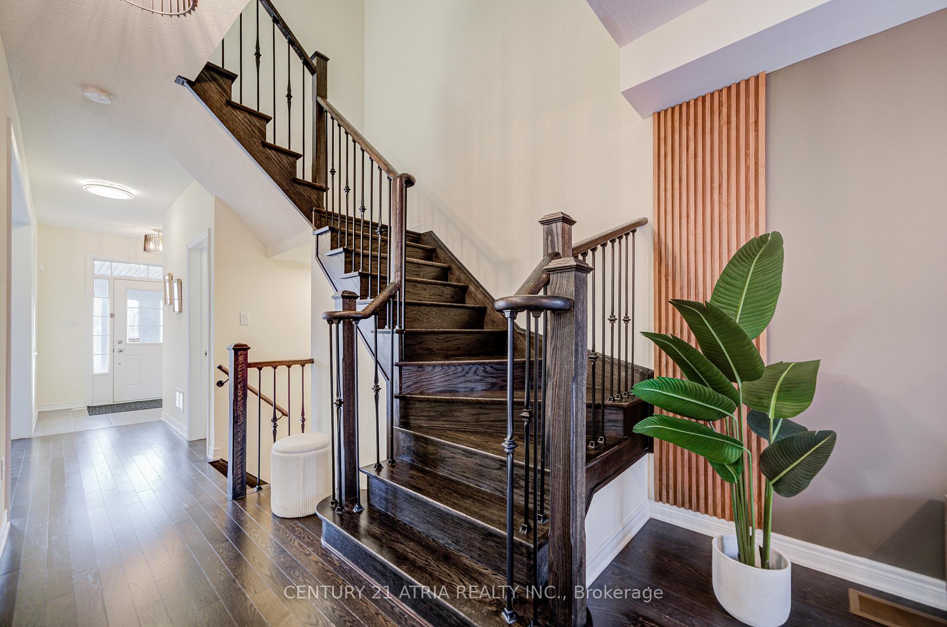 Photo 10 of 162 Harbord Street, Markham, Berczy — HOMEH