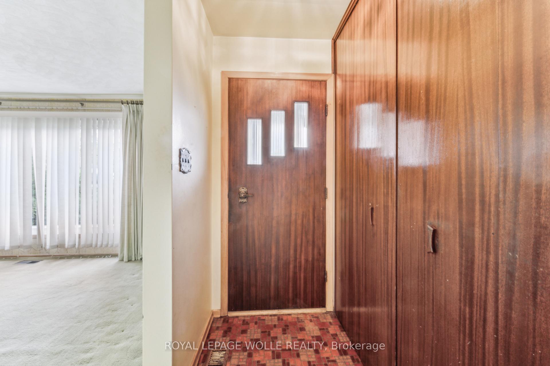 Photo 6 of 207 Sweetbriar Drive, Kitchener — HOMEH