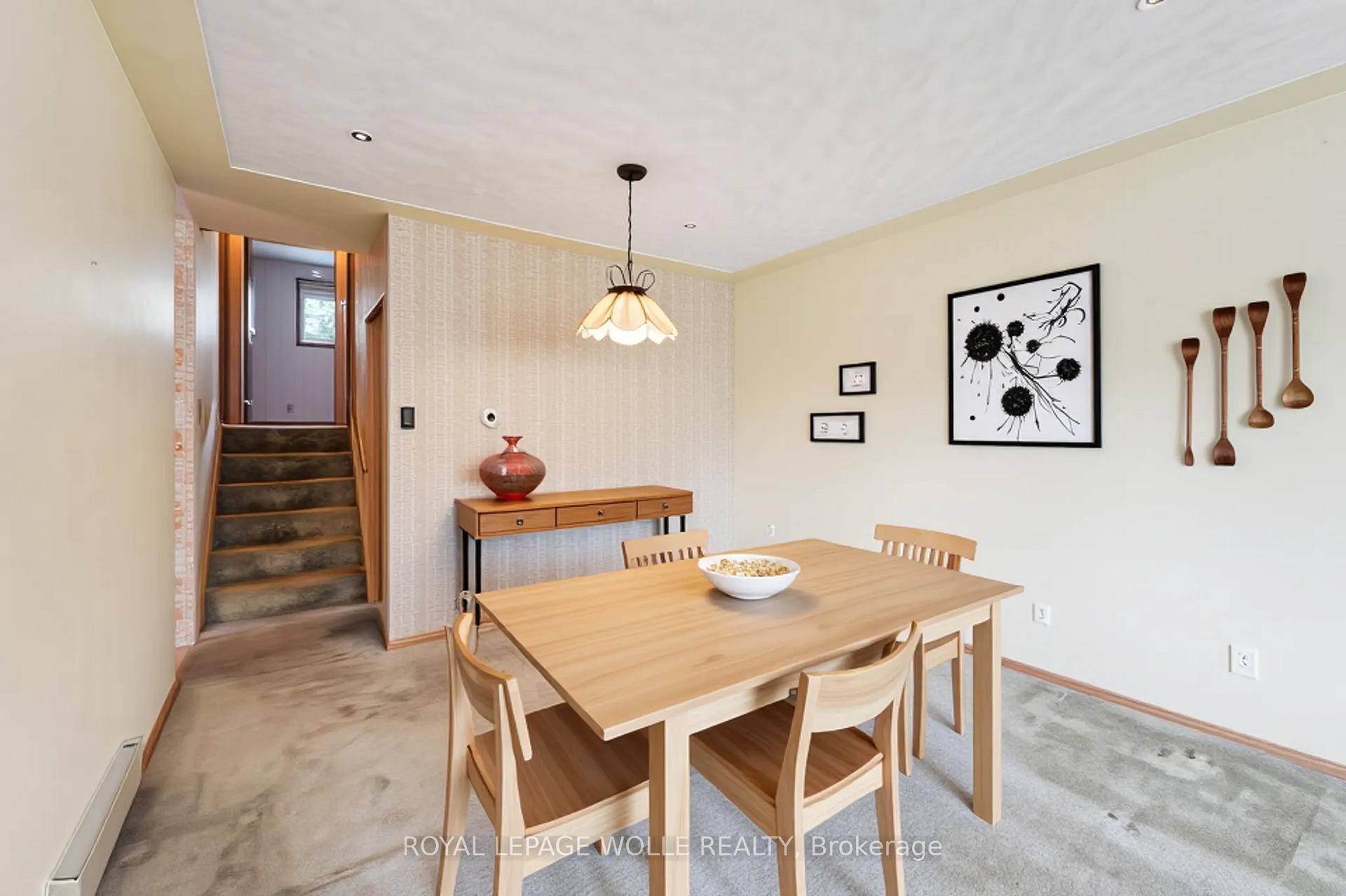 Photo 11 of 207 Sweetbriar Drive, Kitchener — HOMEH