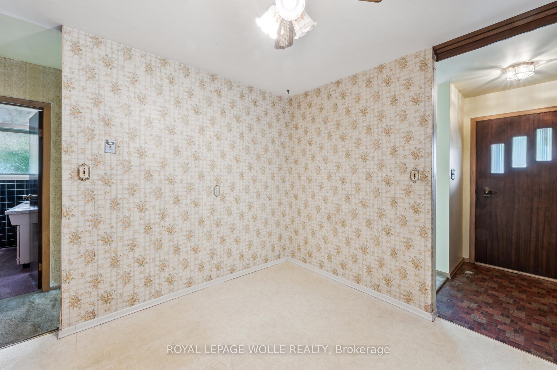 Photo 15 of 207 Sweetbriar Drive, Kitchener — HOMEH