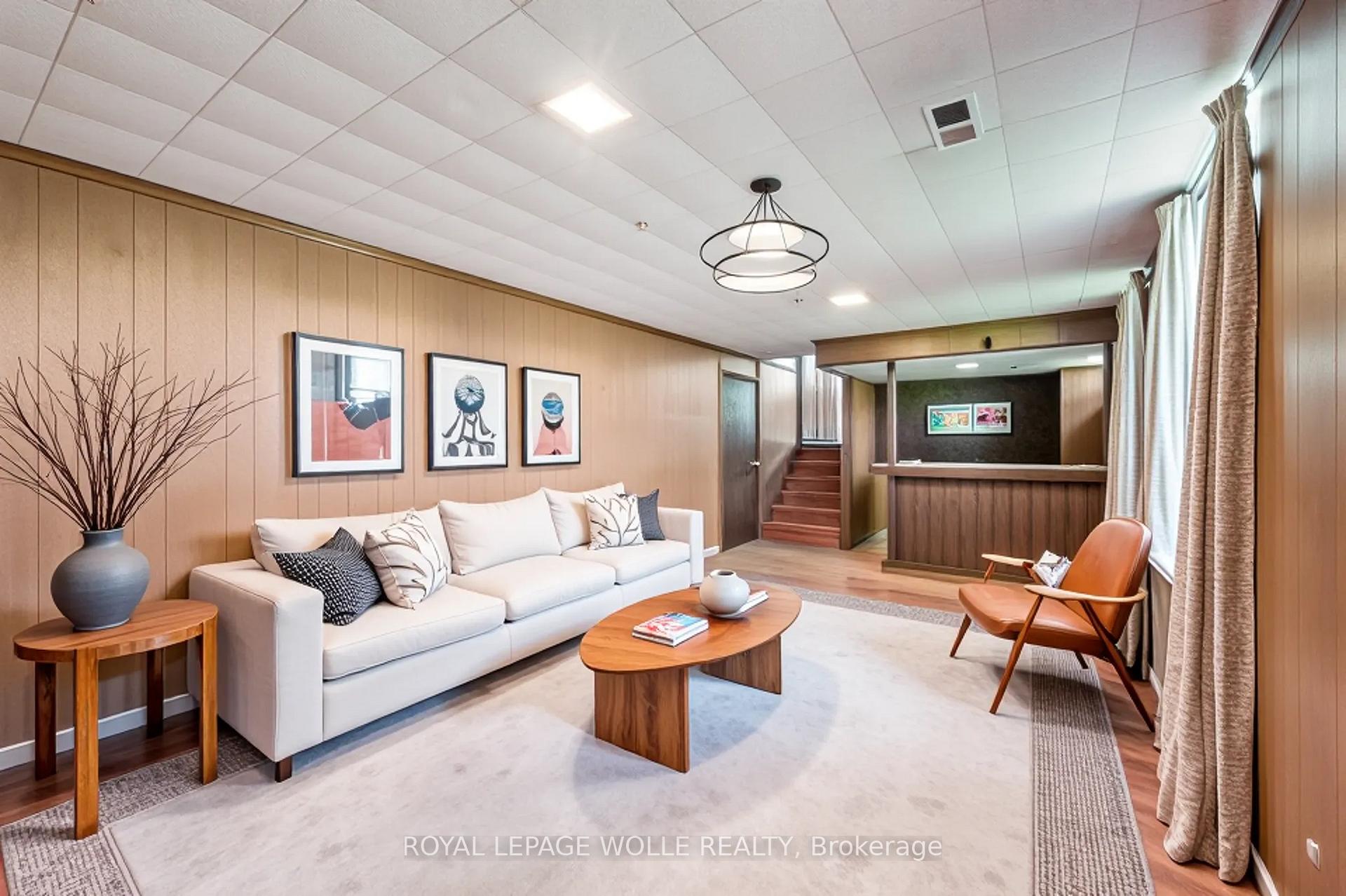 Photo 29 of 207 Sweetbriar Drive, Kitchener — HOMEH