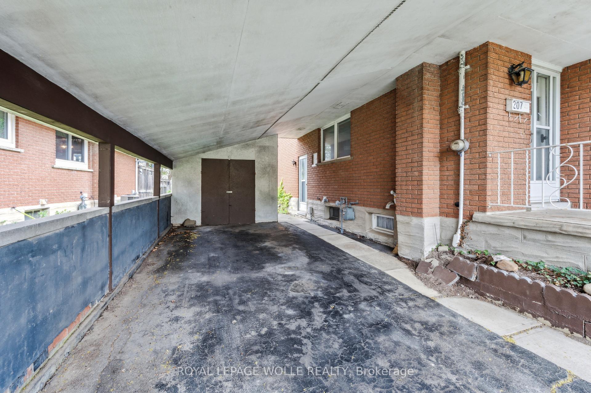 Photo 33 of 207 Sweetbriar Drive, Kitchener — HOMEH