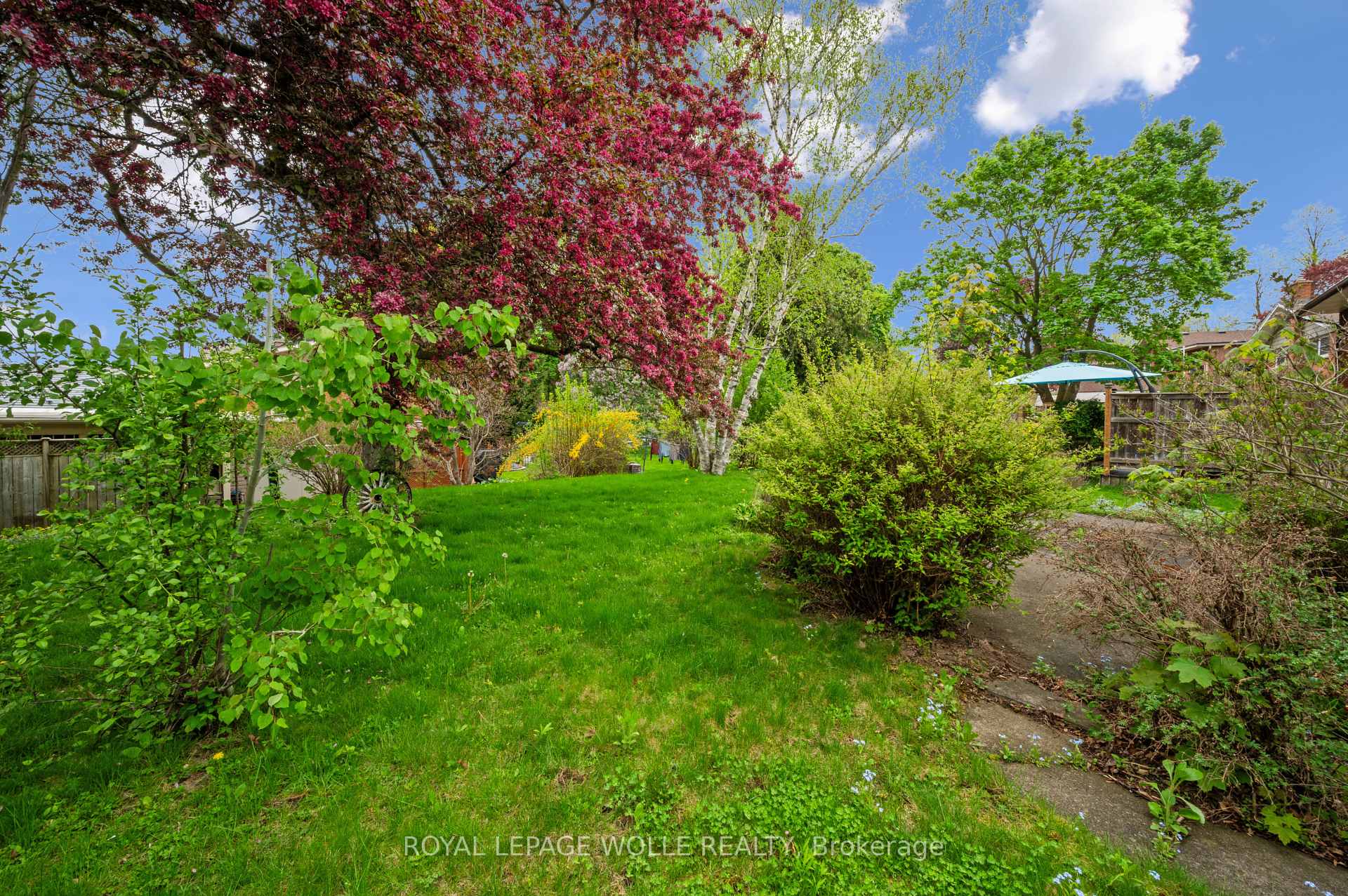 Photo 35 of 207 Sweetbriar Drive, Kitchener — HOMEH