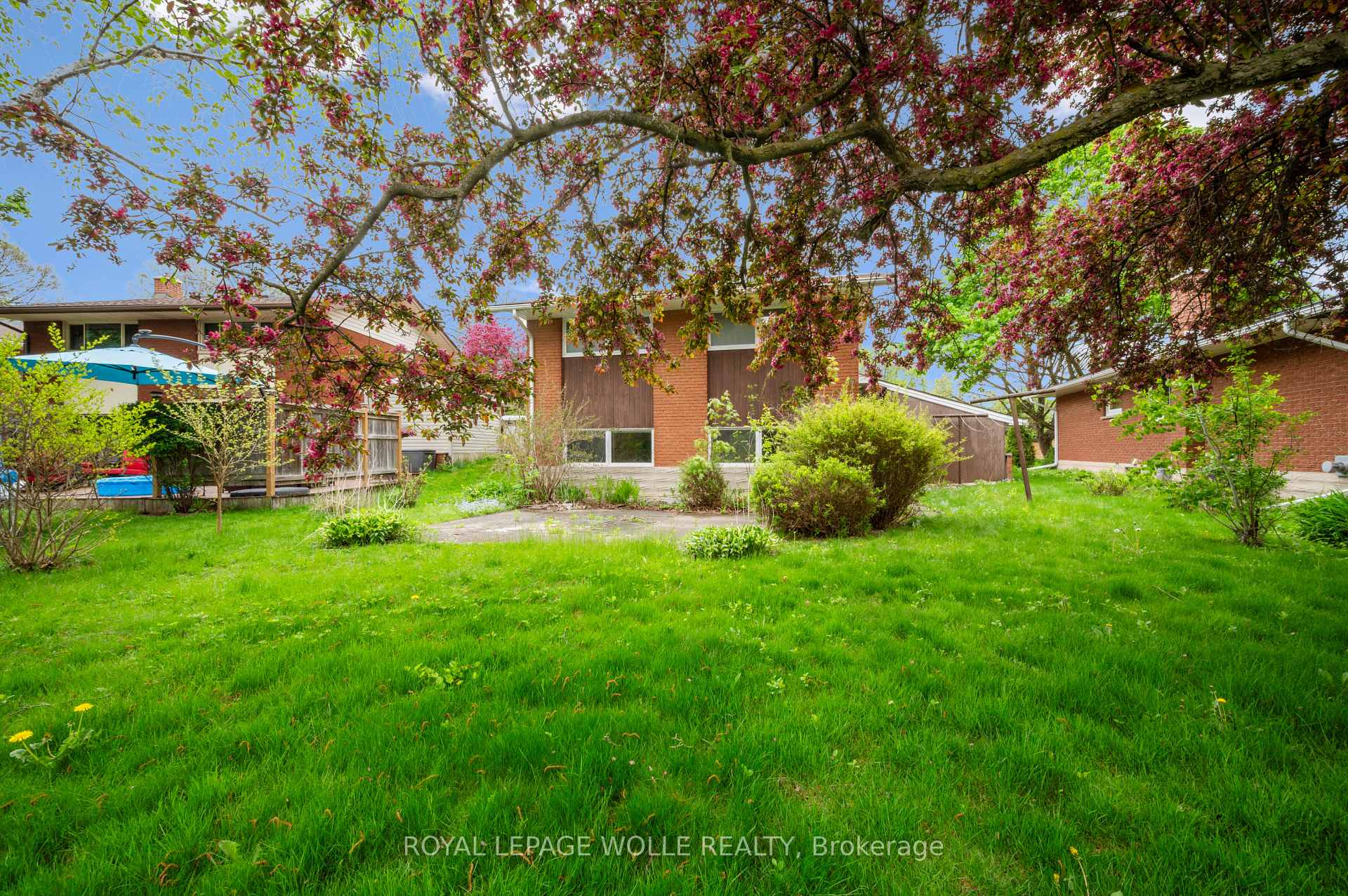 Photo 39 of 207 Sweetbriar Drive, Kitchener — HOMEH