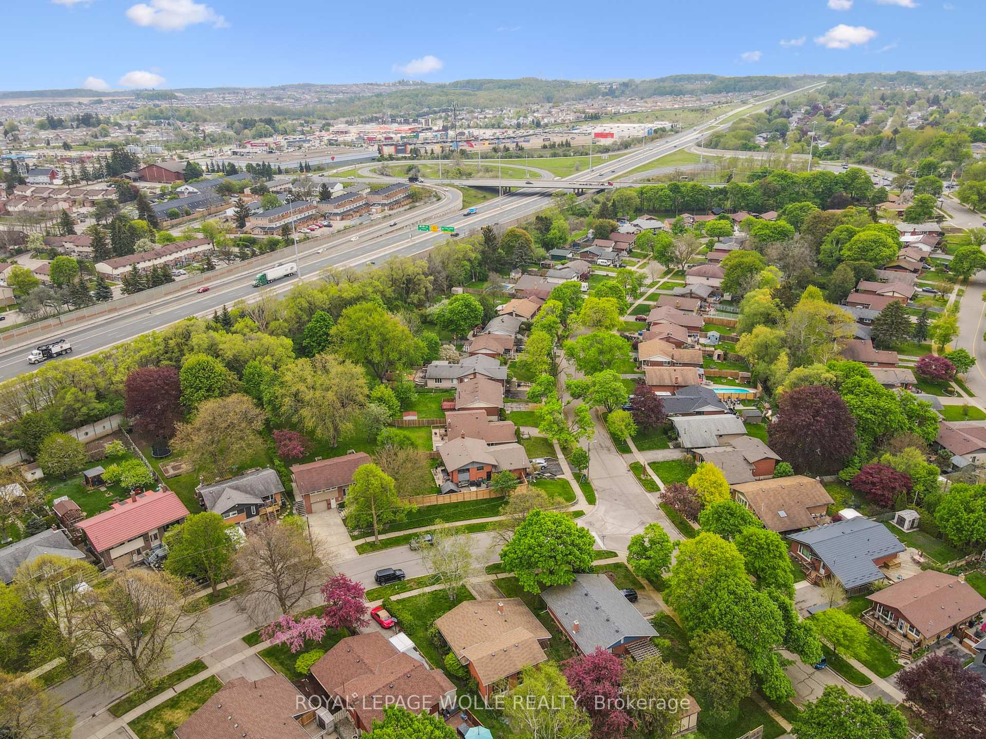 Photo 42 of 207 Sweetbriar Drive, Kitchener — HOMEH
