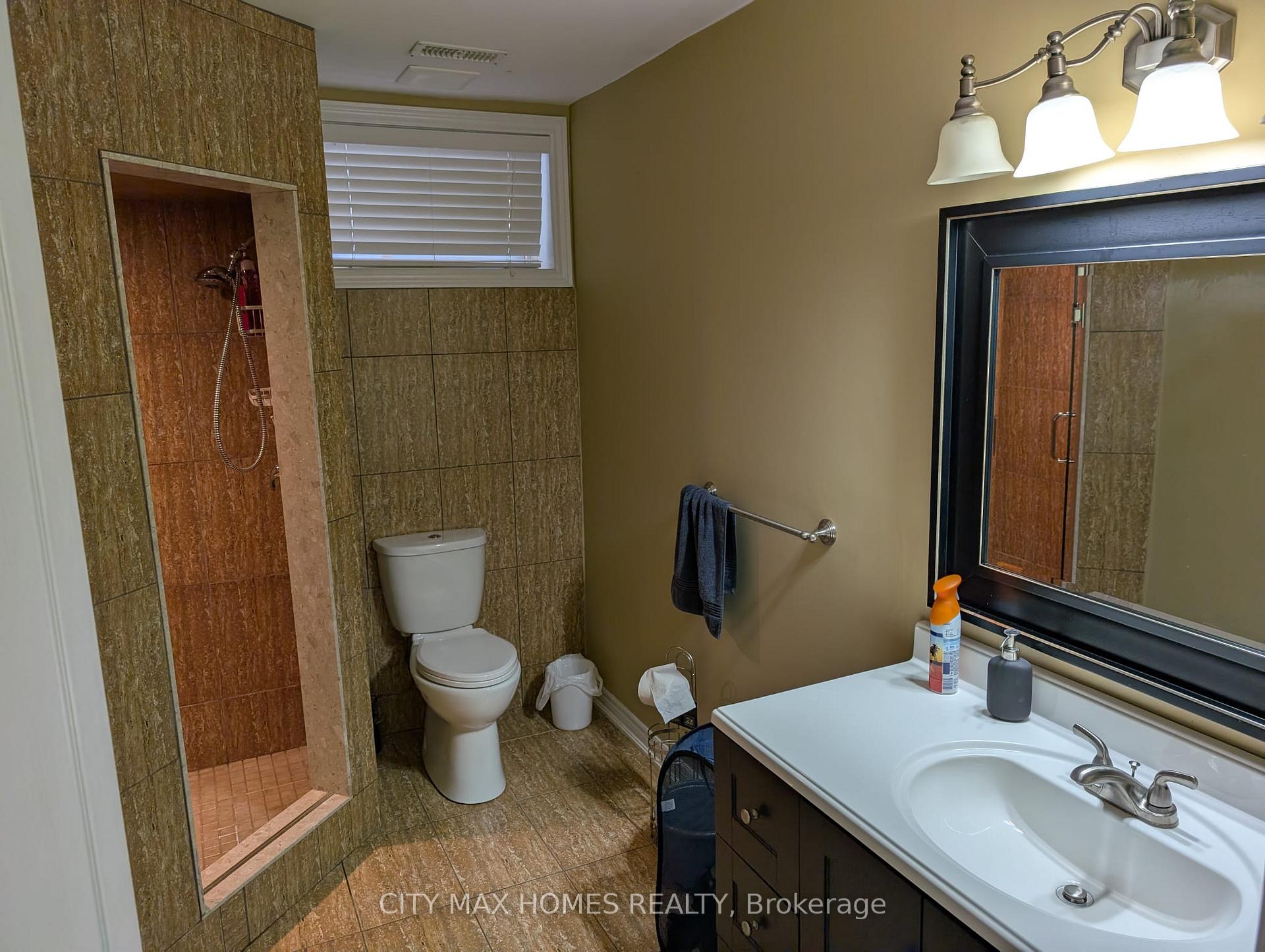 Photo 5 of 15 Pickard Avenue, Hamilton, Ancaster — HOMEH